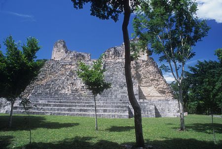 Becán. Zonas arqueológicas de Campeche.