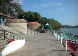 Malecón y embarcadero. Chiapa de Corzo.