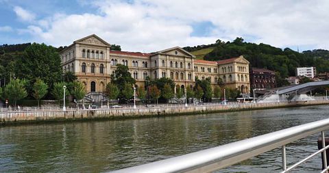 Edificio antiguo de la Universidad de Deusto. Bilbao.