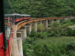 "El Chepe".- Ferrocarril Chihuahua-Pacífico.