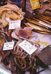Mariscos secos en el mercado