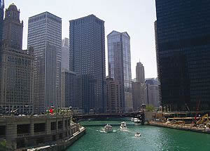 Vista del río desde la av. Michigan