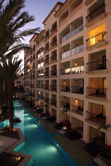 Barceló Los Cabos, vista hacia una de las piscinas