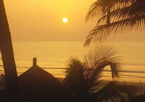 Atardecer en playa Serekunda. Gambia.