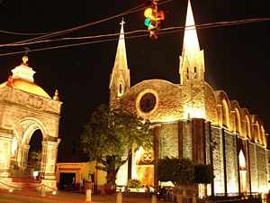 Catedral de Cuernavaca. Turismo nocturno sustentable.