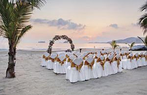 Playa del Barceló Ixtapa Beach