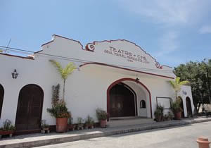 Teatro Manuel Márquez de León