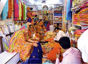 Mujeres comprando. Jaipur.