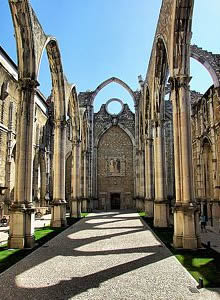 Vestigios del antiguo Convento de Carmo.