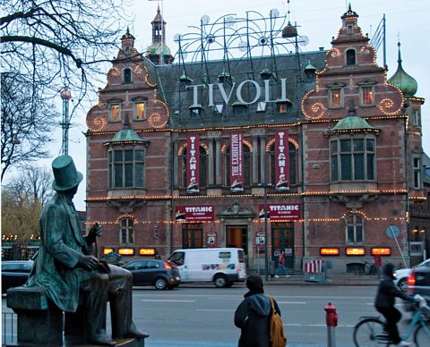 Entrada a los jardines de Tivoli. Copenhague.