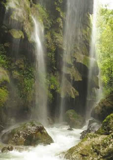 Río Escalena y cascada.