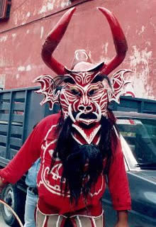 Máscaras de tradición en Tankanhuitz. Procesión del Silencio. SLP