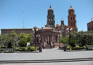 Plaza de Armas, Quiosco y Catedral de SLP.