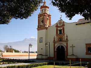 Ayapango.- Parroquia de Santiago Apostol.