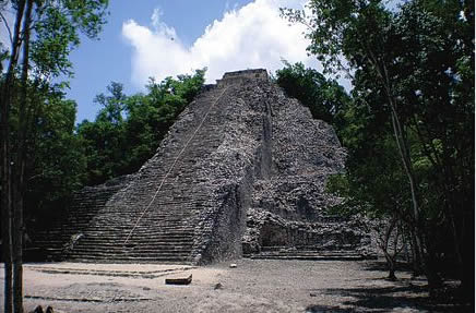 Cobá.- Pirámide Nohoch Mul.