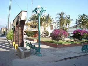 El Limón.- Jardín de la Plaza Principal