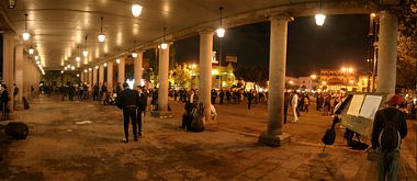 Garibaldi por la noche.