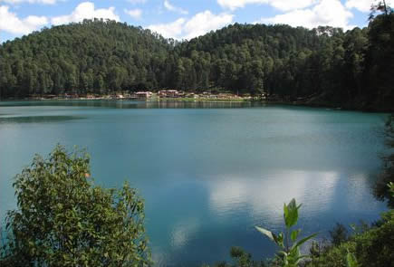 Laguna Larga. Los Azufres.