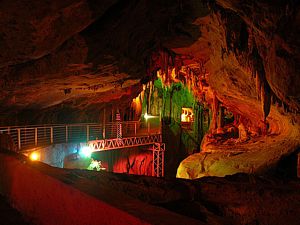 Espeleología. Turismo Alternativo.