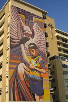 Mural de Jesse Treviño en el Hospital Santa Rosa.