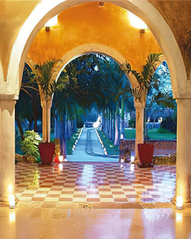 Interior de hacienda en Izamal.