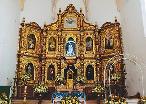 Retablo en el interior del convento.