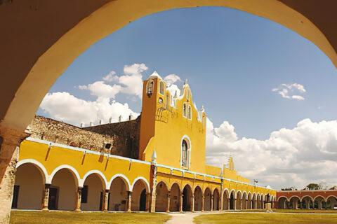 Templo y covento de San Antonio de Padua. Izamal.