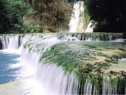 Cascada en la Huasteca Potosina.