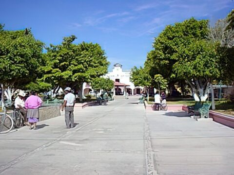 Plaza principal, Chilac