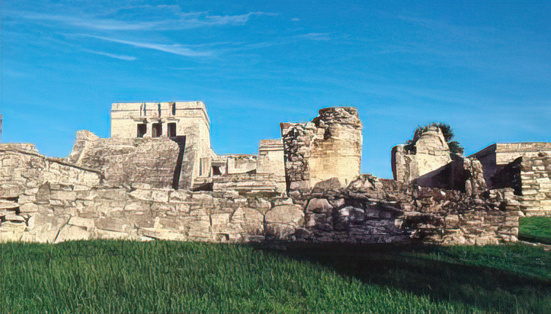 El Castillo y conjunto arqueológico